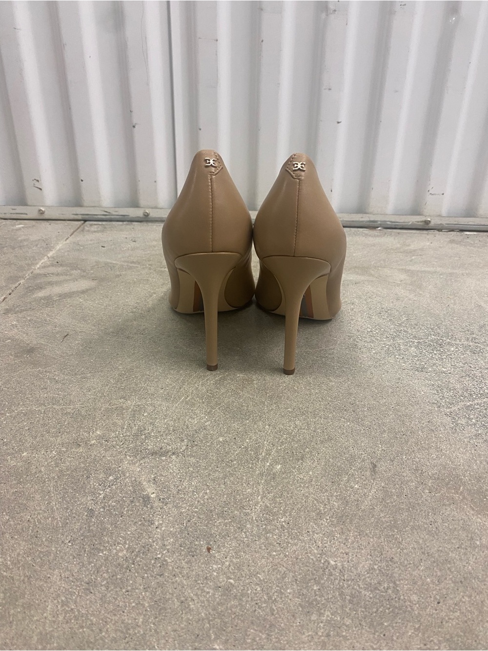 NEW Sam Edelman Classic Women's Pointed Toe High Heels in Nude, Size 9 - Picture 4 of 6
